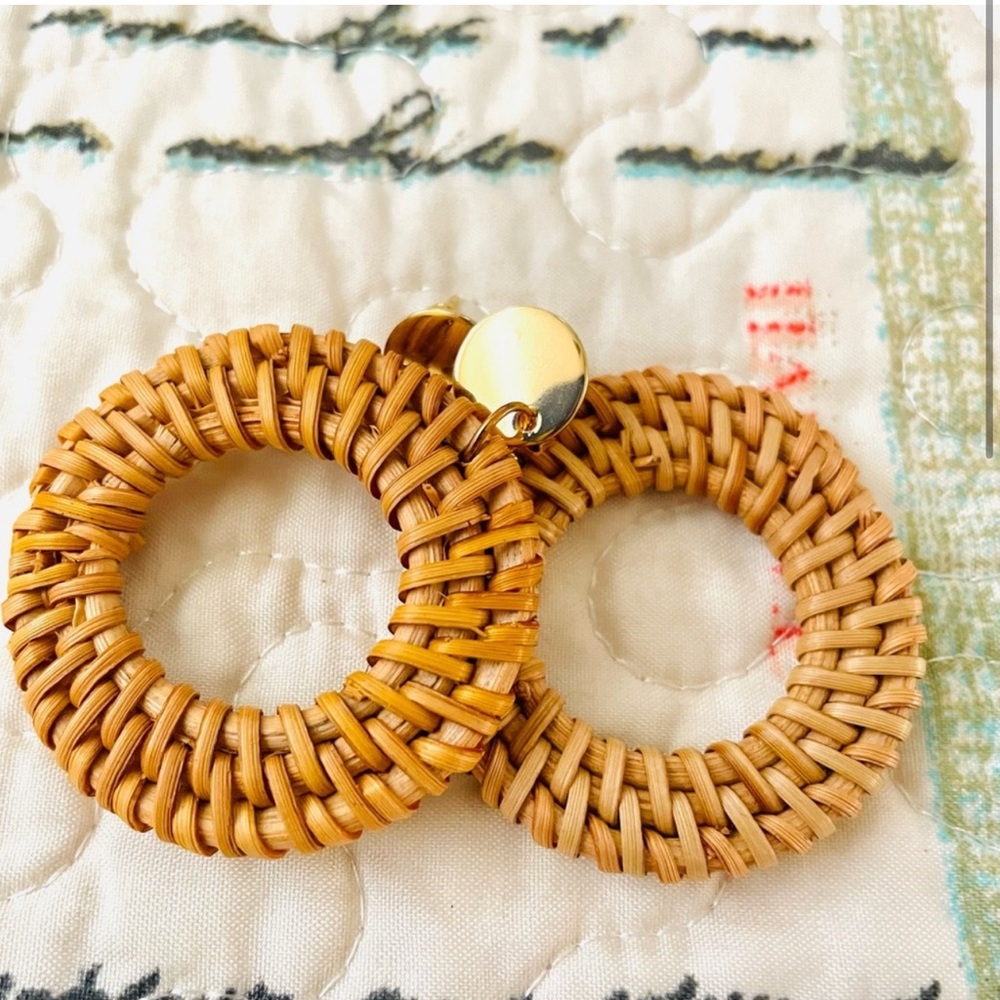 2 Inch Gold-tone Earring Set Boho Retro Pierced Rattan New - Picture 7 of 8